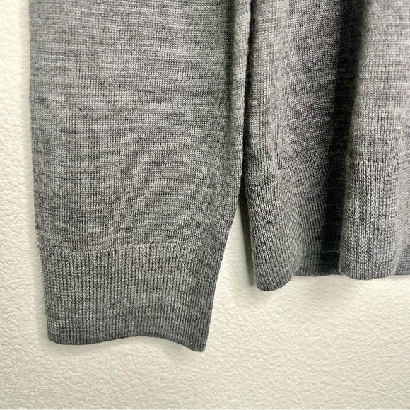 Banana Republic Merino Crew Neck - Picture 12 of 14